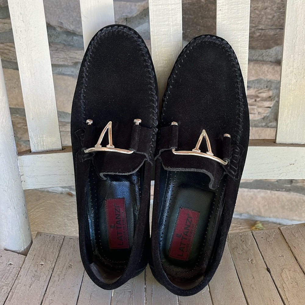 Like new Lattanzi black leather loafers